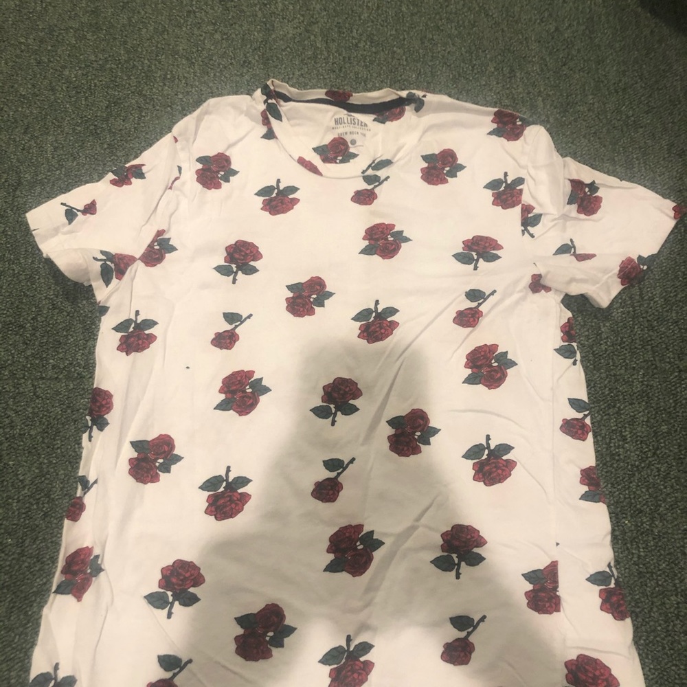 Men’s small rose tshirt